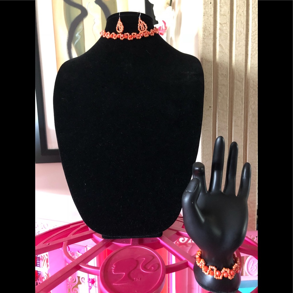 SKINNY WAVY BEADED NECKLACE.